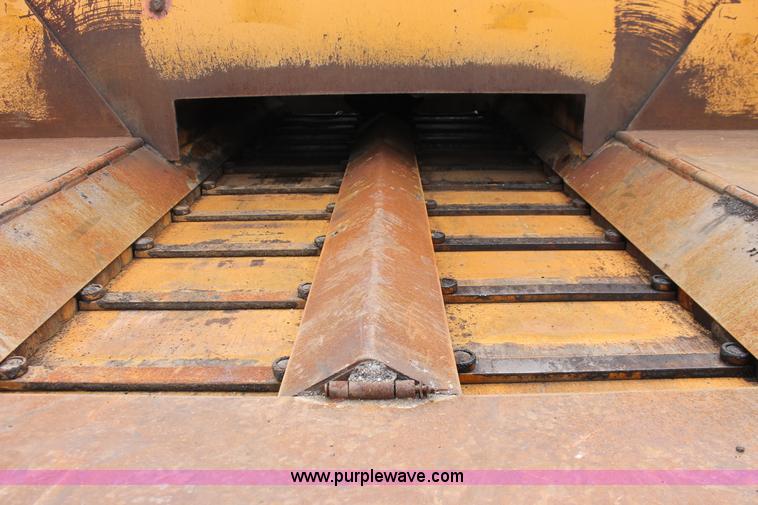 image for item H6361 Blaw-Knox PF-120H paver