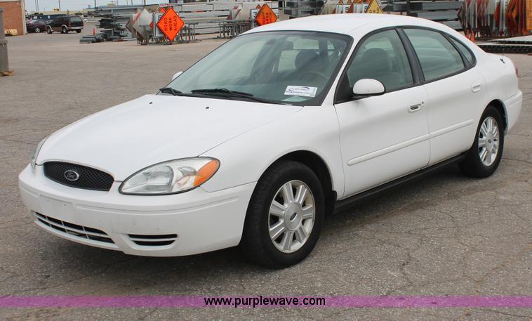 image for item H6365 2006 Ford Taurus SEL