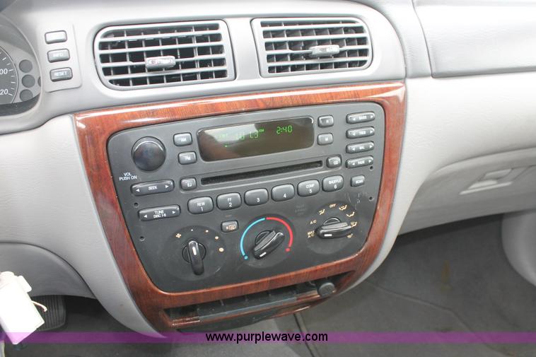 image for item H6365 2006 Ford Taurus SEL