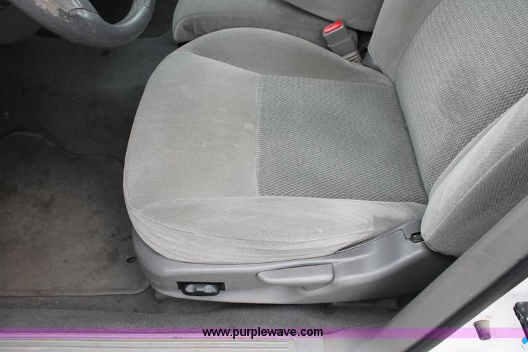 image for item H6365 2006 Ford Taurus SEL