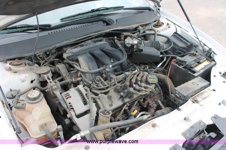 image for item H6365 2006 Ford Taurus SEL