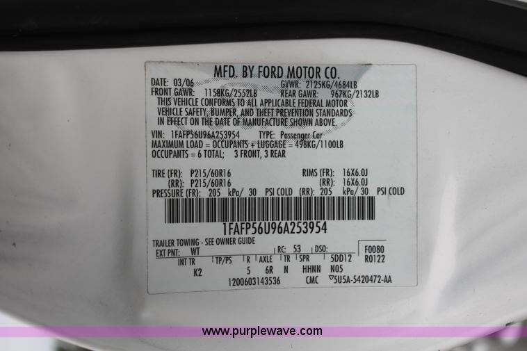image for item H6365 2006 Ford Taurus SEL