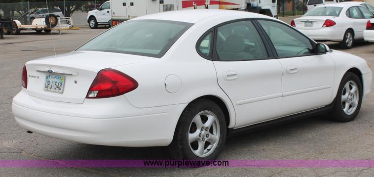 image for item H6366 2003 Ford Taurus SE