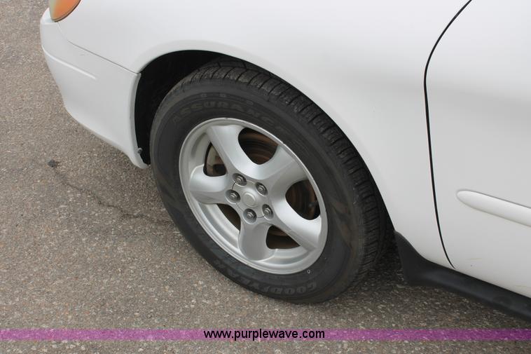 image for item H6366 2003 Ford Taurus SE