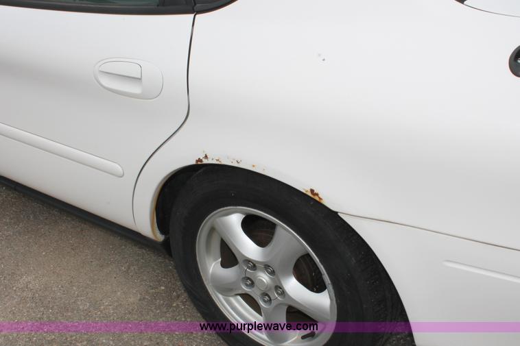 image for item H6366 2003 Ford Taurus SE