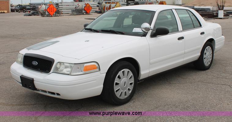 image for item H6367 2006 Ford Crown Victoria Police Interceptor