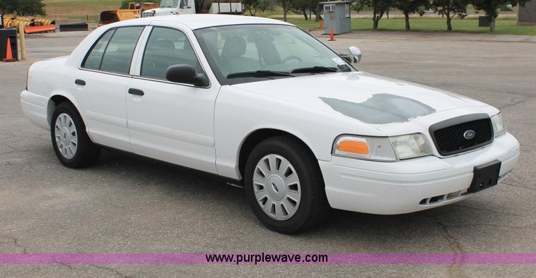 image for item H6367 2006 Ford Crown Victoria Police Interceptor