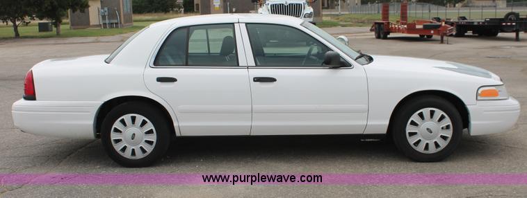 image for item H6367 2006 Ford Crown Victoria Police Interceptor