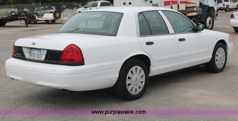image for item H6367 2006 Ford Crown Victoria Police Interceptor