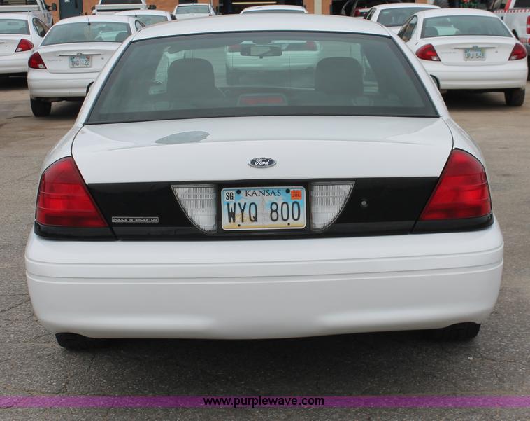 image for item H6367 2006 Ford Crown Victoria Police Interceptor