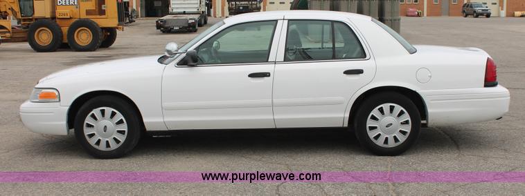 image for item H6367 2006 Ford Crown Victoria Police Interceptor
