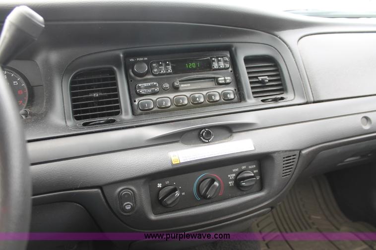 image for item H6367 2006 Ford Crown Victoria Police Interceptor