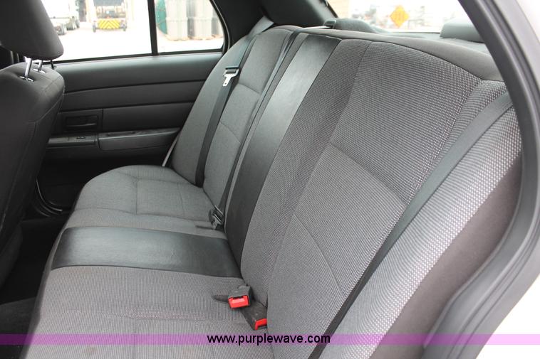 image for item H6367 2006 Ford Crown Victoria Police Interceptor