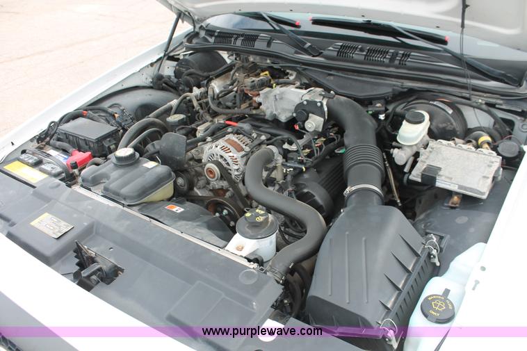 image for item H6367 2006 Ford Crown Victoria Police Interceptor