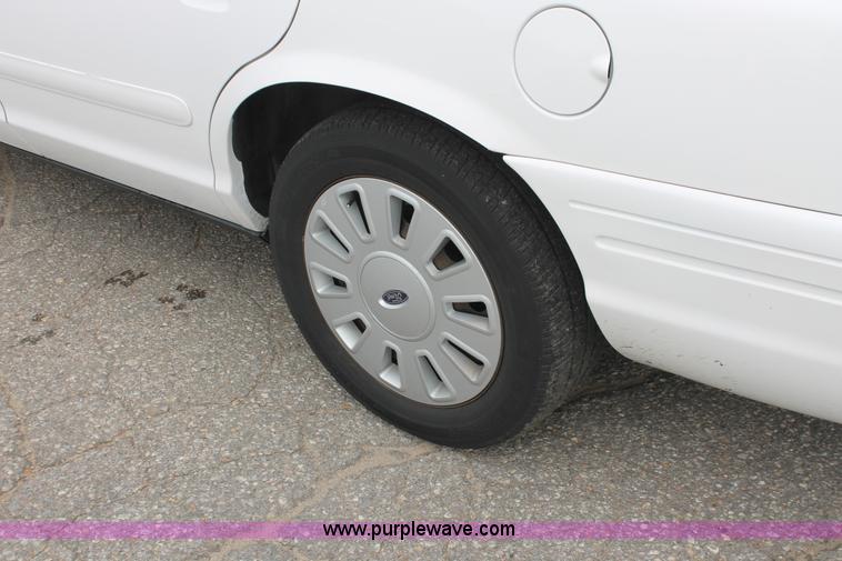 image for item H6367 2006 Ford Crown Victoria Police Interceptor