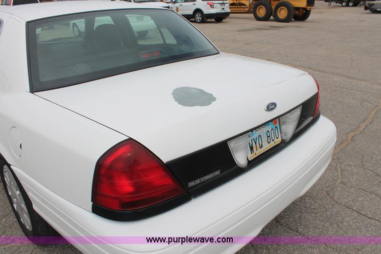 image for item H6367 2006 Ford Crown Victoria Police Interceptor