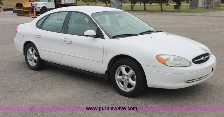 image for item H6368 2002 Ford Taurus SE