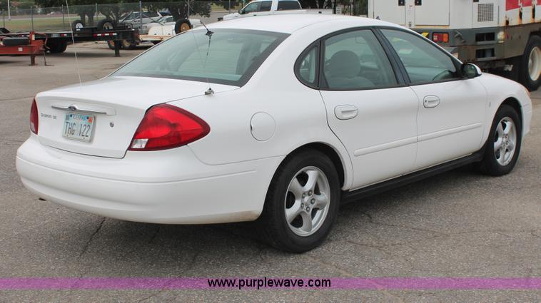 image for item H6368 2002 Ford Taurus SE