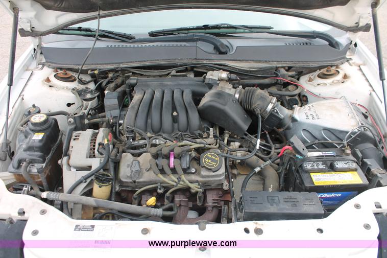 image for item H6368 2002 Ford Taurus SE