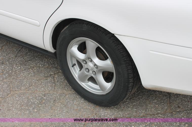image for item H6368 2002 Ford Taurus SE