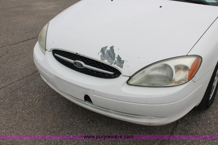 image for item H6368 2002 Ford Taurus SE