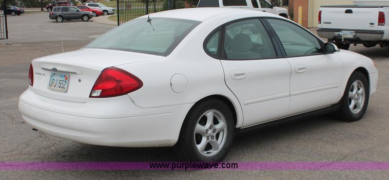 image for item H6369 2003 Ford Taurus SE