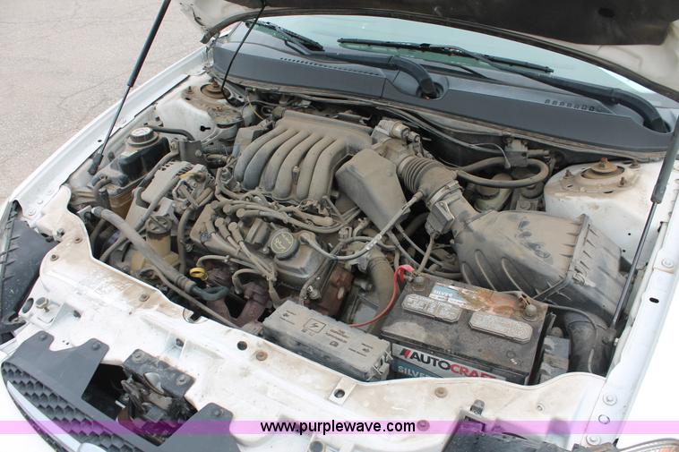 image for item H6369 2003 Ford Taurus SE