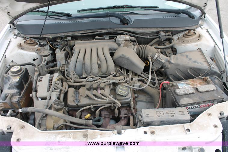 image for item H6369 2003 Ford Taurus SE