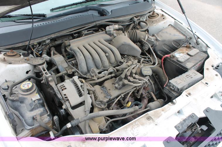 image for item H6369 2003 Ford Taurus SE