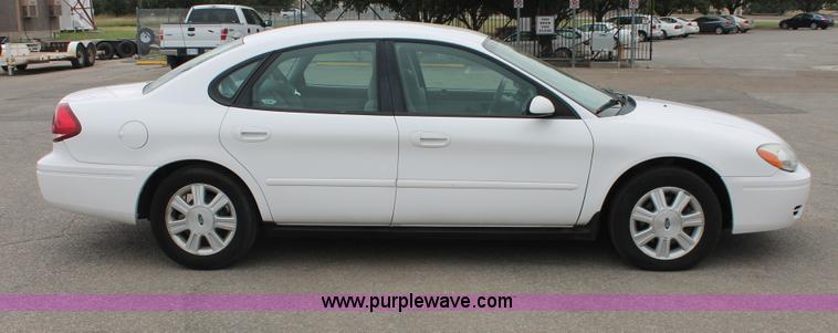 image for item H6370 2005 Ford Taurus SEL