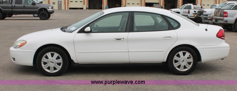 image for item H6370 2005 Ford Taurus SEL