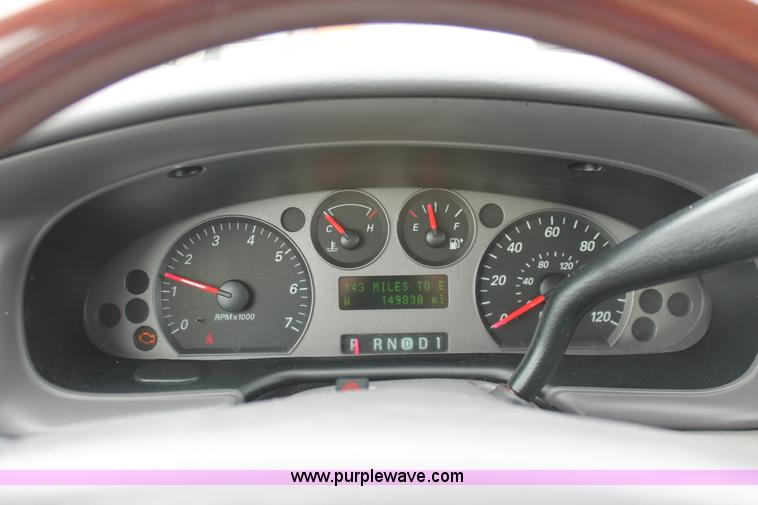 image for item H6370 2005 Ford Taurus SEL