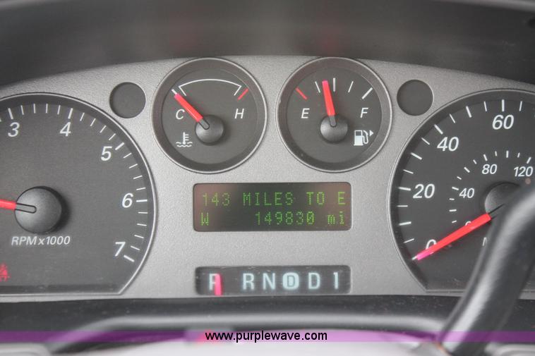 image for item H6370 2005 Ford Taurus SEL