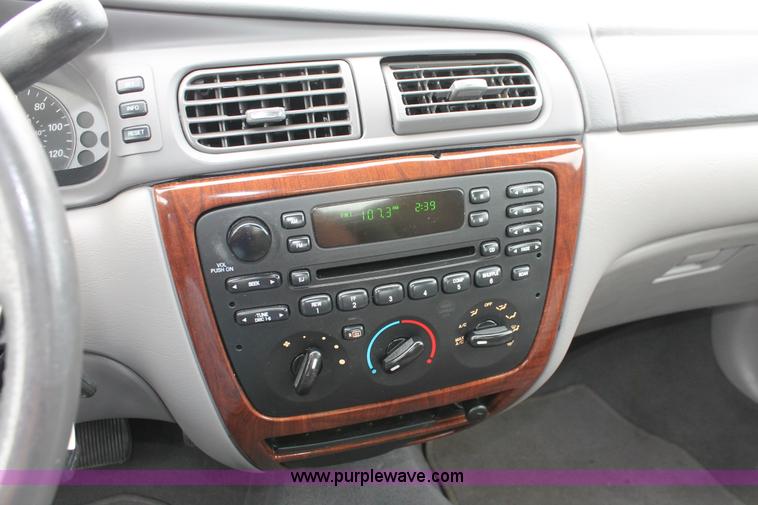 image for item H6370 2005 Ford Taurus SEL