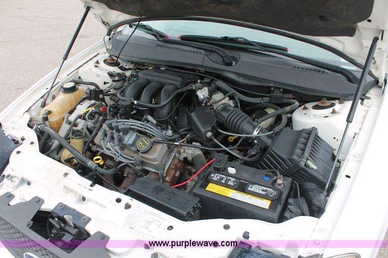 image for item H6370 2005 Ford Taurus SEL