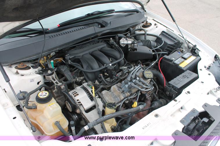 image for item H6370 2005 Ford Taurus SEL