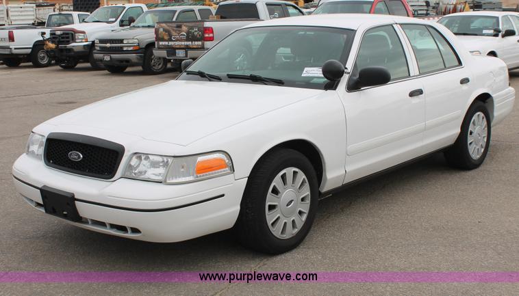 image for item H6371 2007 Ford Crown Victoria Police Interceptor