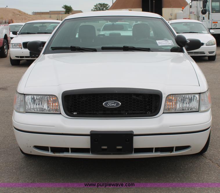 image for item H6371 2007 Ford Crown Victoria Police Interceptor