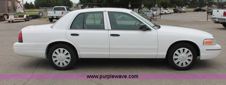 image for item H6371 2007 Ford Crown Victoria Police Interceptor