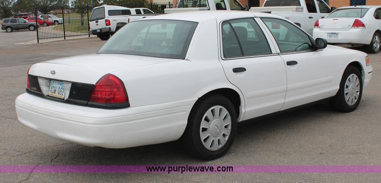 image for item H6371 2007 Ford Crown Victoria Police Interceptor