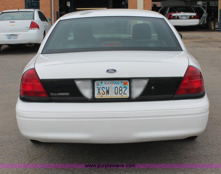 image for item H6371 2007 Ford Crown Victoria Police Interceptor
