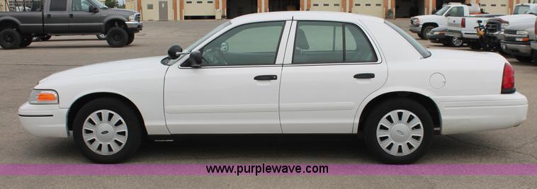 image for item H6371 2007 Ford Crown Victoria Police Interceptor