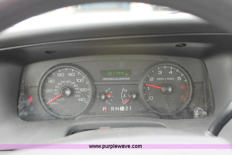image for item H6371 2007 Ford Crown Victoria Police Interceptor