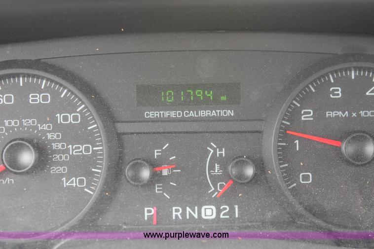 image for item H6371 2007 Ford Crown Victoria Police Interceptor