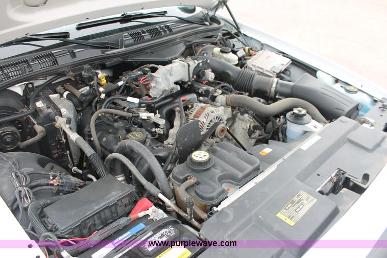 image for item H6371 2007 Ford Crown Victoria Police Interceptor