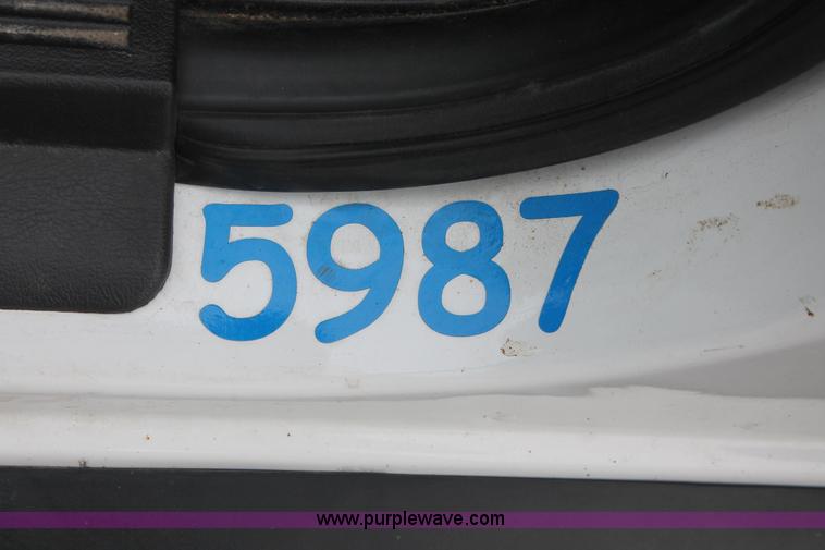 image for item H6371 2007 Ford Crown Victoria Police Interceptor