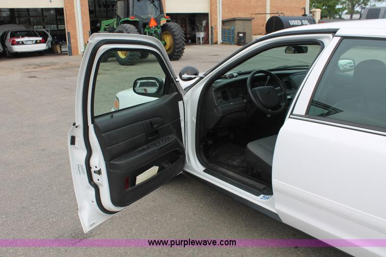 image for item H6372 2008 Ford Crown Victoria Police Interceptor