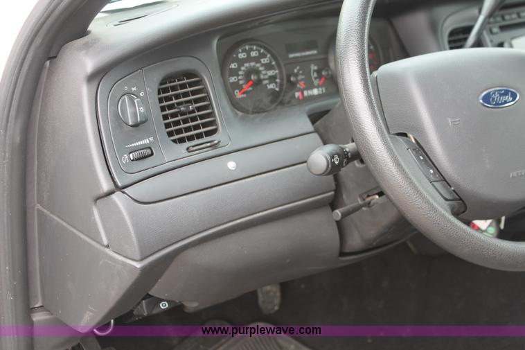 image for item H6372 2008 Ford Crown Victoria Police Interceptor