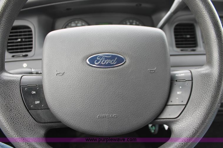 image for item H6372 2008 Ford Crown Victoria Police Interceptor