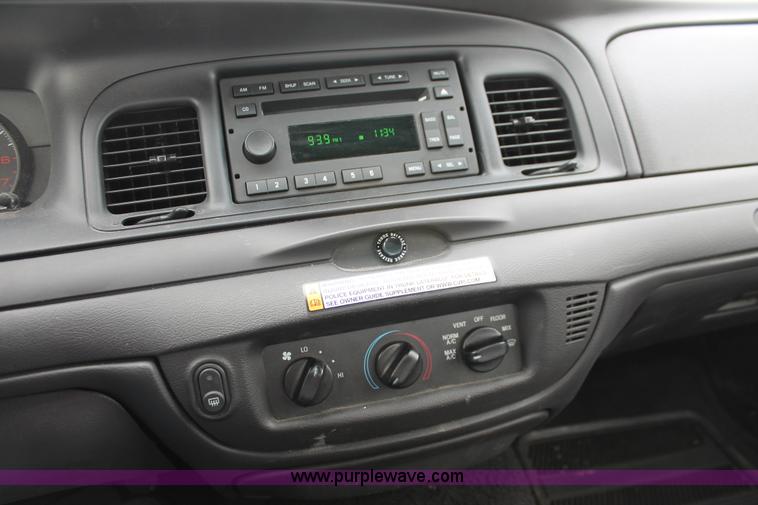 image for item H6372 2008 Ford Crown Victoria Police Interceptor